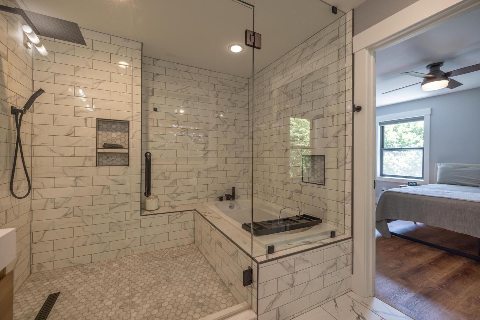 Mid-Century Modern Impeccable Remodel With Hot Tub Villa Asheville Bagian luar foto