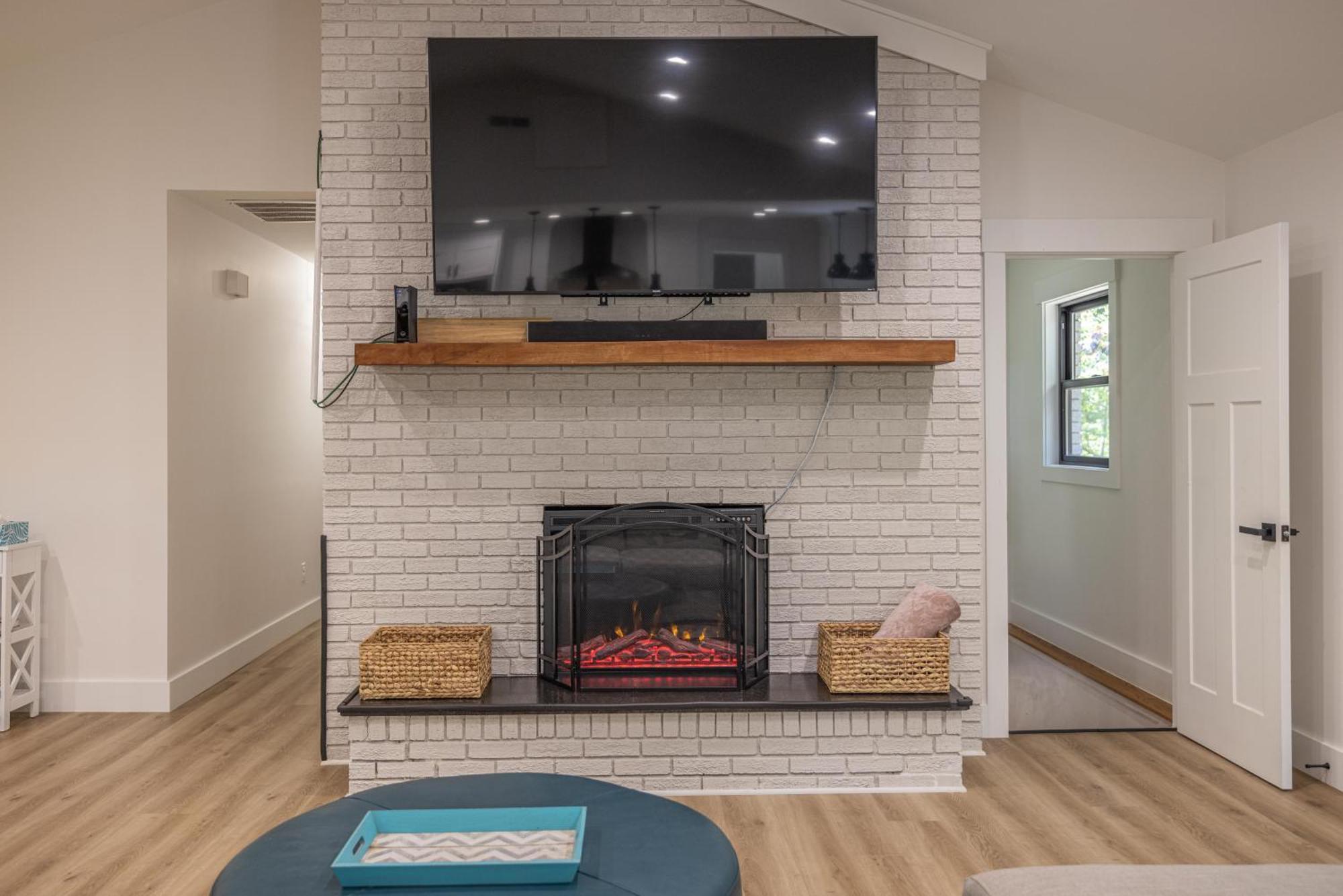 Mid-Century Modern Impeccable Remodel With Hot Tub Villa Asheville Bagian luar foto
