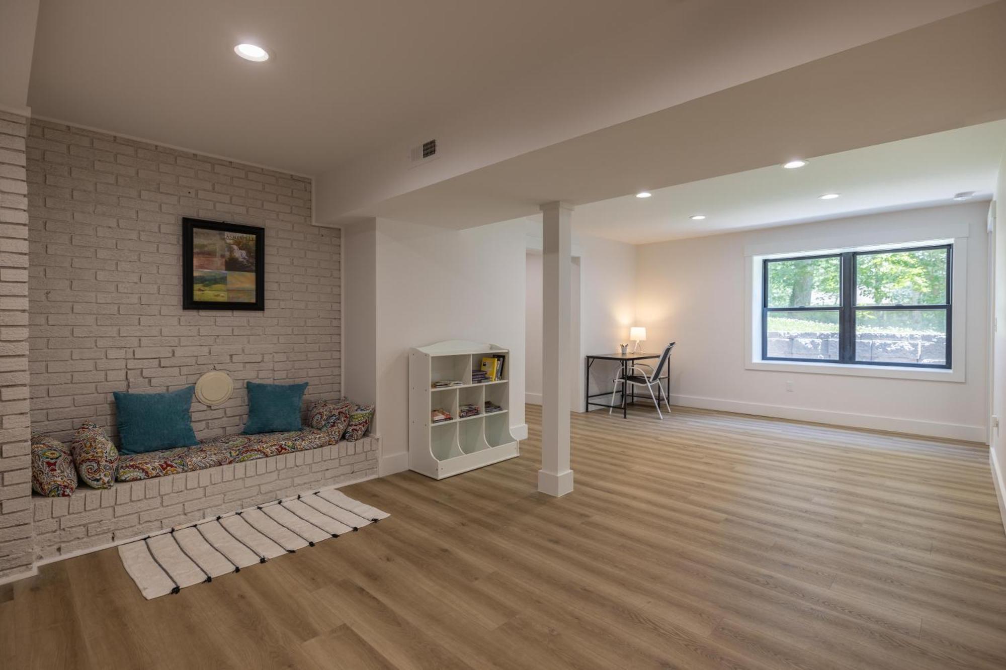 Mid-Century Modern Impeccable Remodel With Hot Tub Villa Asheville Bagian luar foto