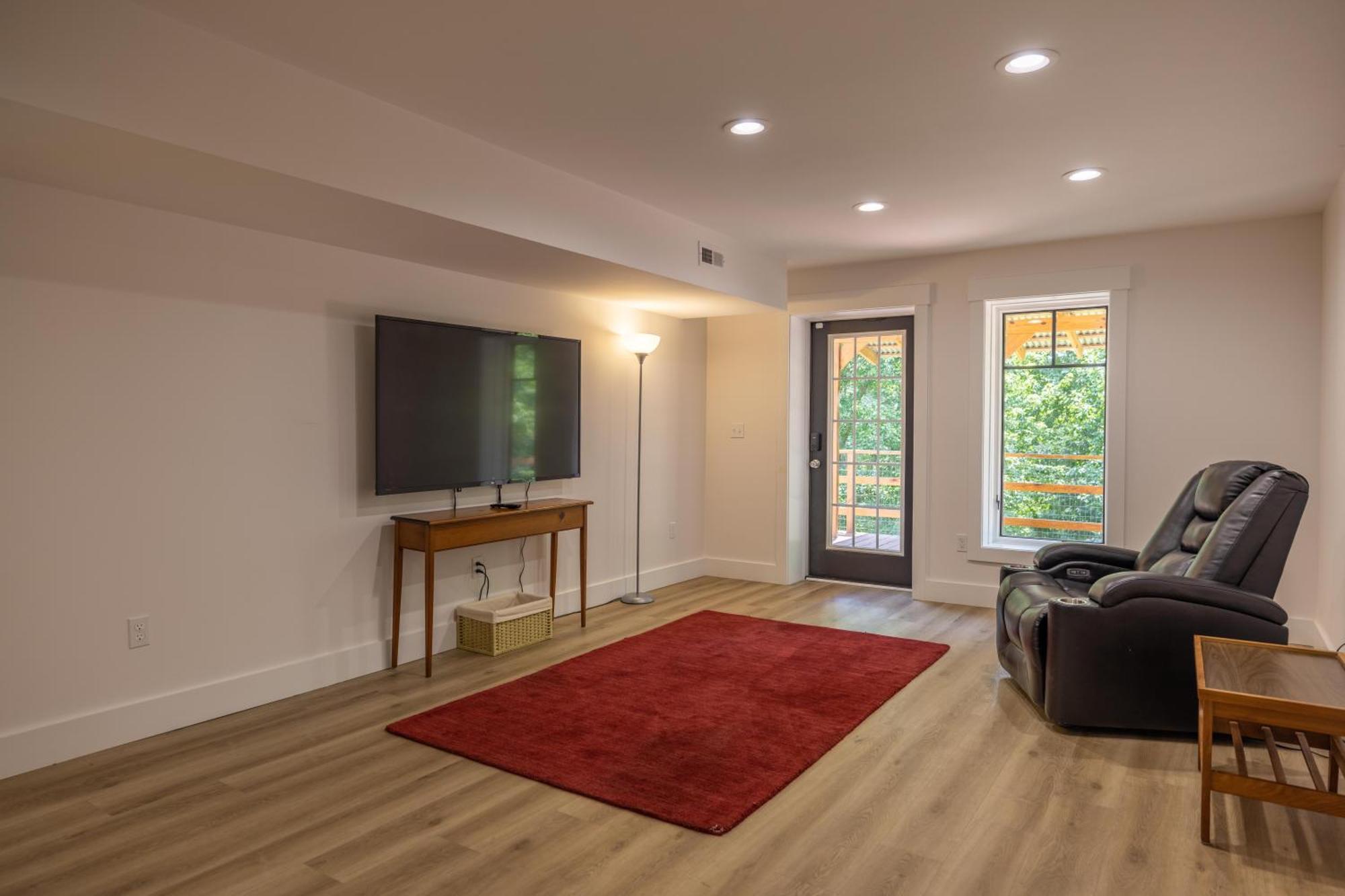 Mid-Century Modern Impeccable Remodel With Hot Tub Villa Asheville Bagian luar foto