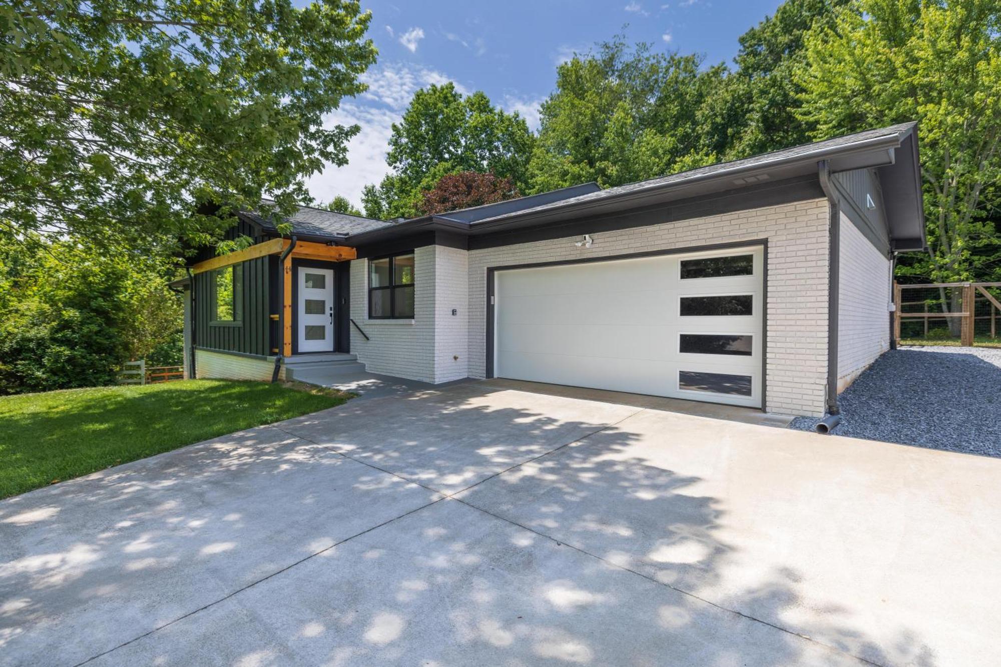 Mid-Century Modern Impeccable Remodel With Hot Tub Villa Asheville Bagian luar foto